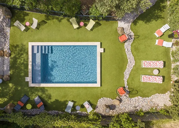 Konukevi Les D'hotes Du Domaine De Roque Haute 4*