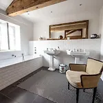 Domaine De Roque Haute 4*