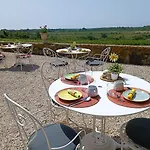 Casa de hóspedes Domaine De Roque Haute 4*
