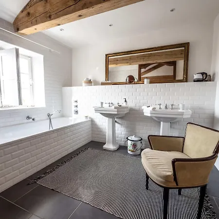 Domaine De Roque Haute 4*