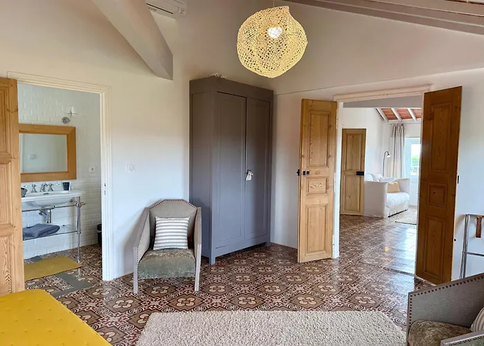 Les D'hotes Du Domaine De Roque Haute 4*