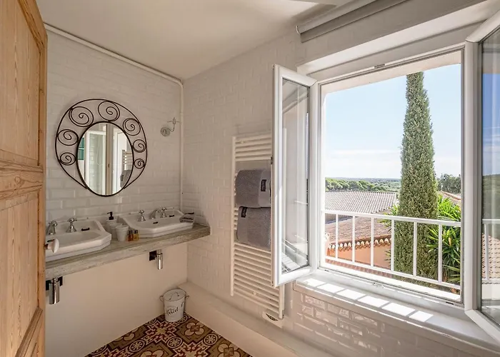 Les D'hotes Du Domaine De Roque Haute Affittacamere 4*